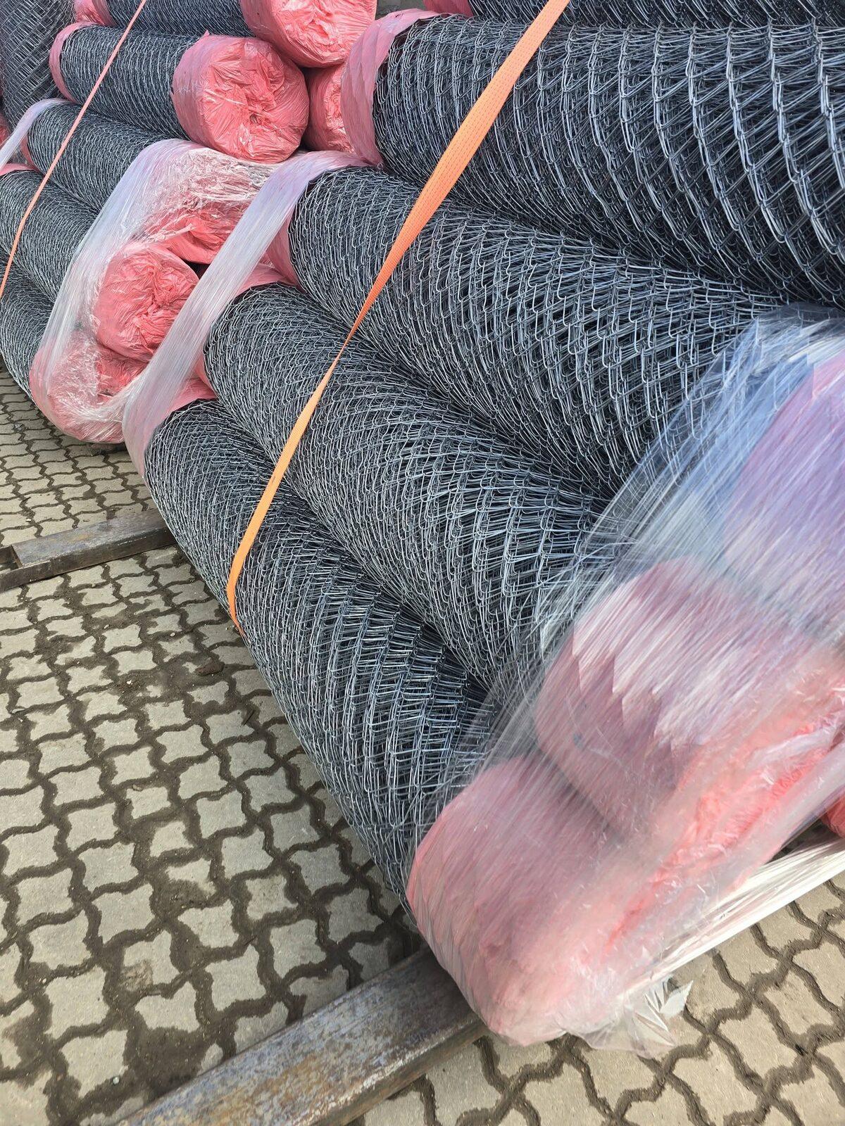 Galvanized woven fence mesh in a roll