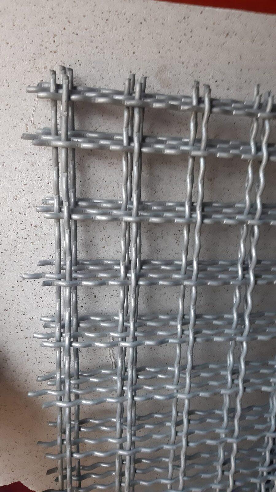 Woven steel mesh in heavy wire
