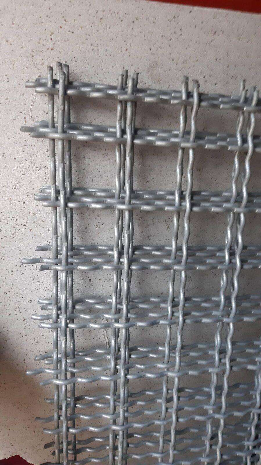 Woven mesh in thick galvanized wire