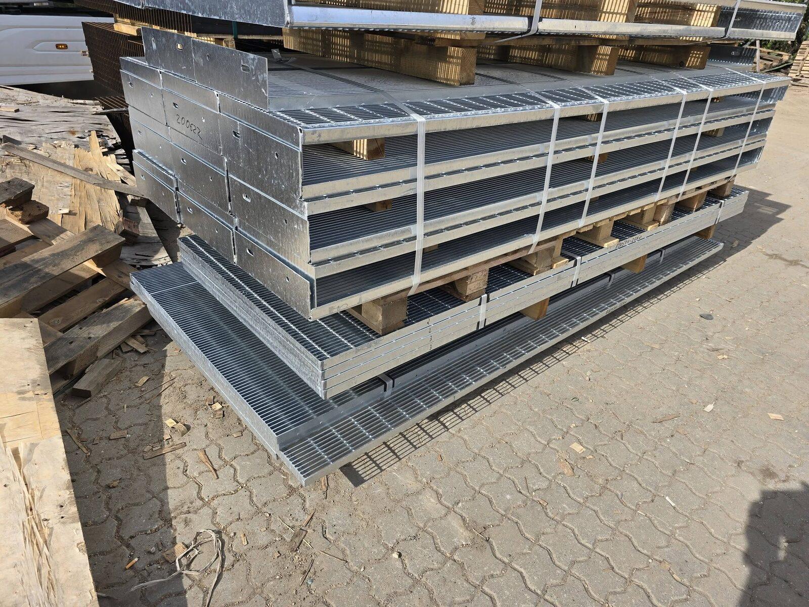 Galvanized welded grating with an edge frame
