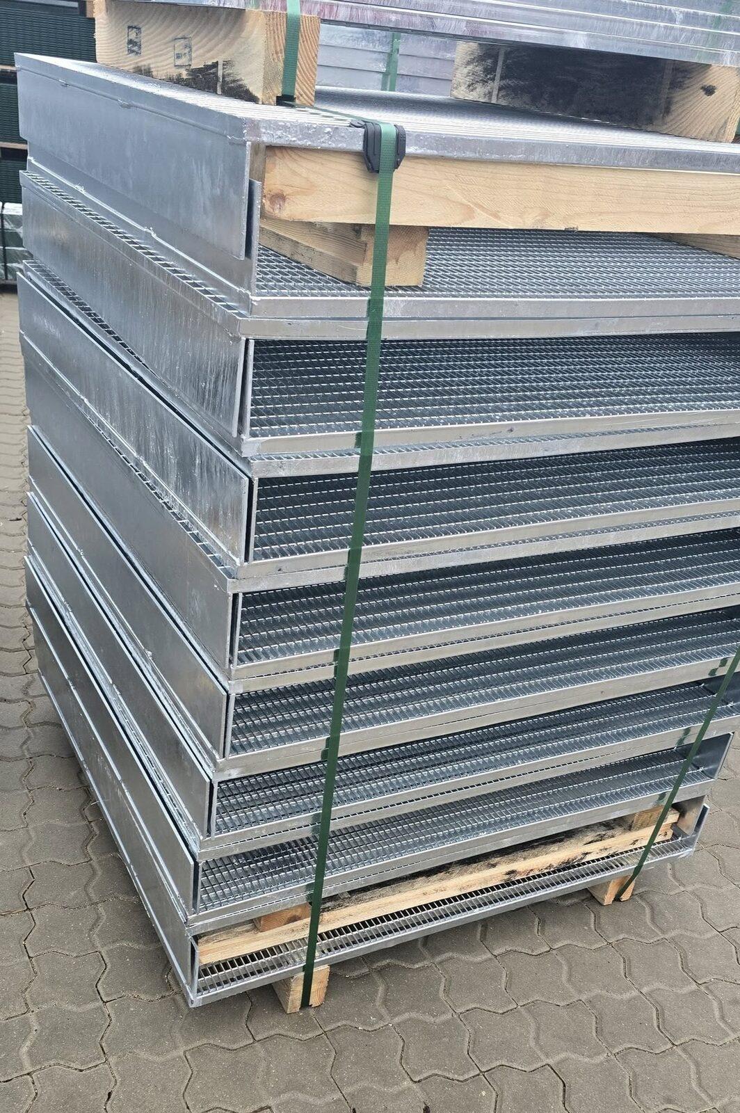 Galvanized welded grating panel