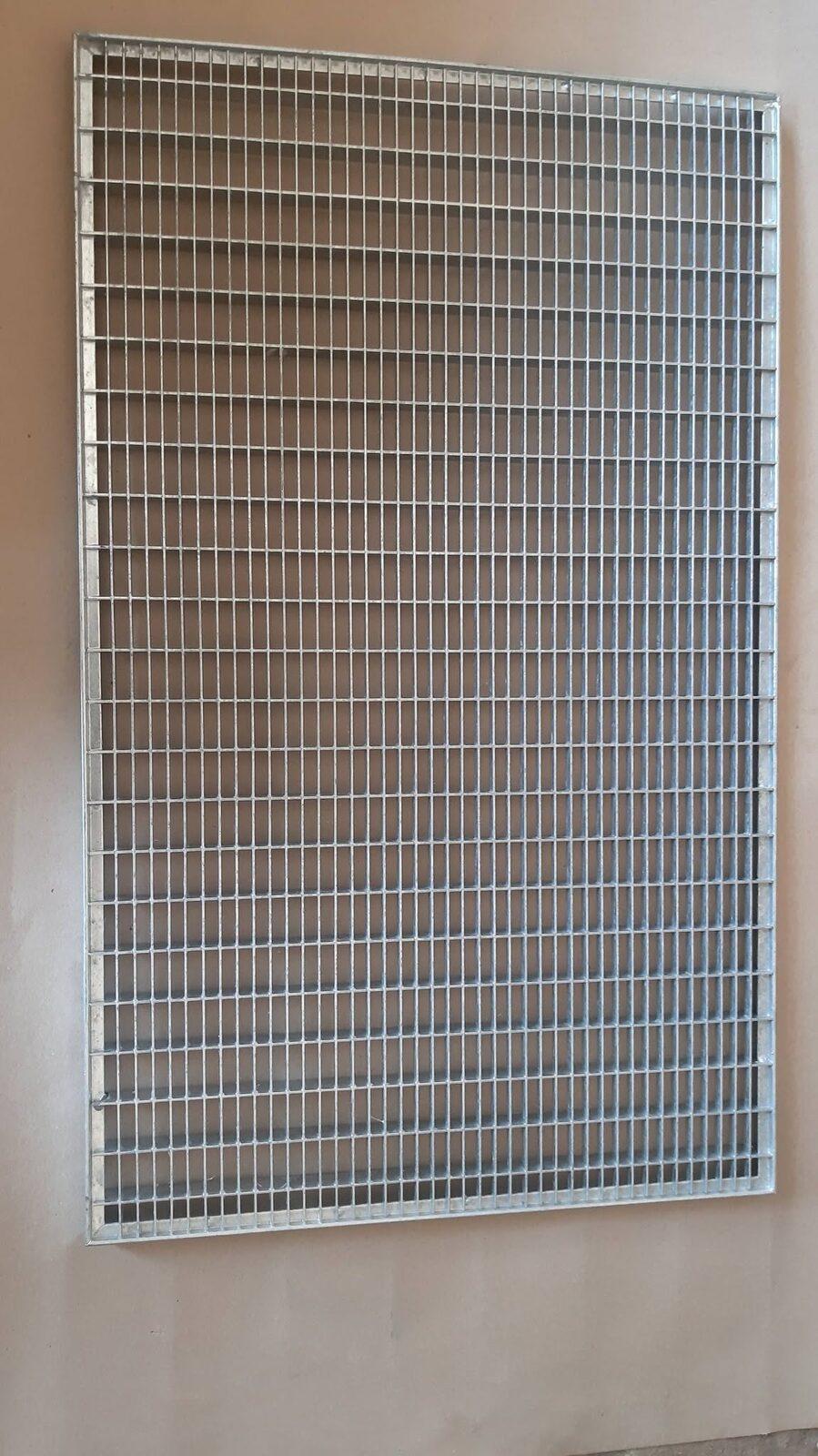 Galvanized welded grating, bar pitch and edge bar
