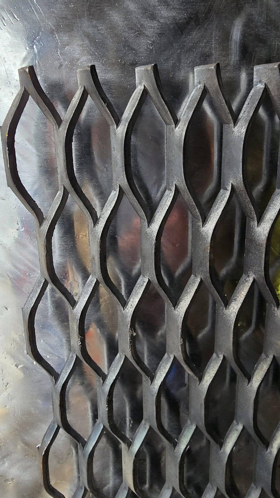 Black steel expanded metal, diamond aperture