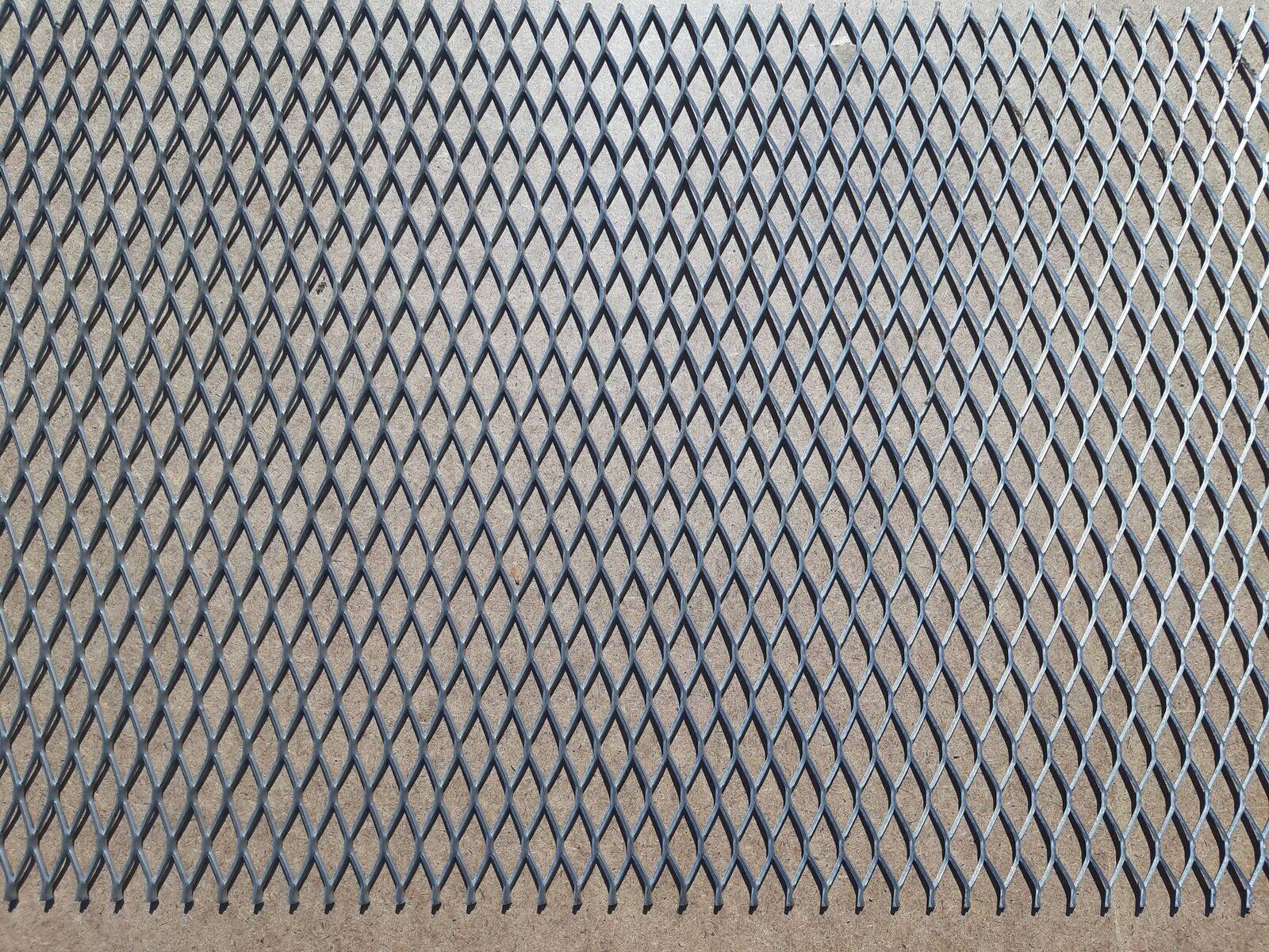 Fine-diamond expanded metal