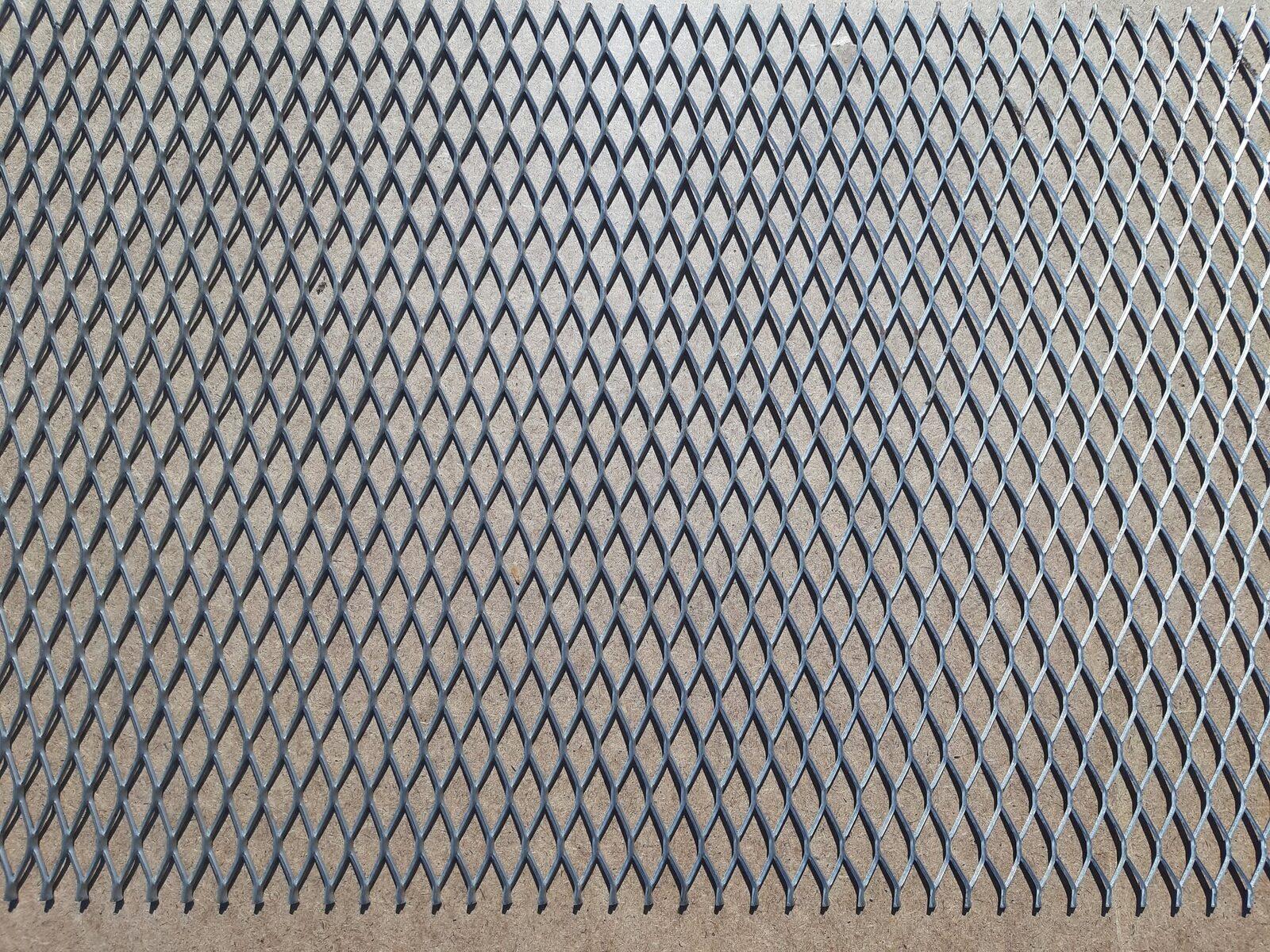 Galvanized expanded metal, diamond pattern